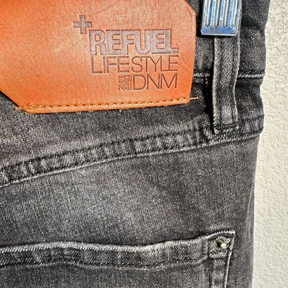 NWT Refuel Shabaz Bros Denim Men’s Black Distressed Washed Jeans - Size 32 - Picture 9 of 11